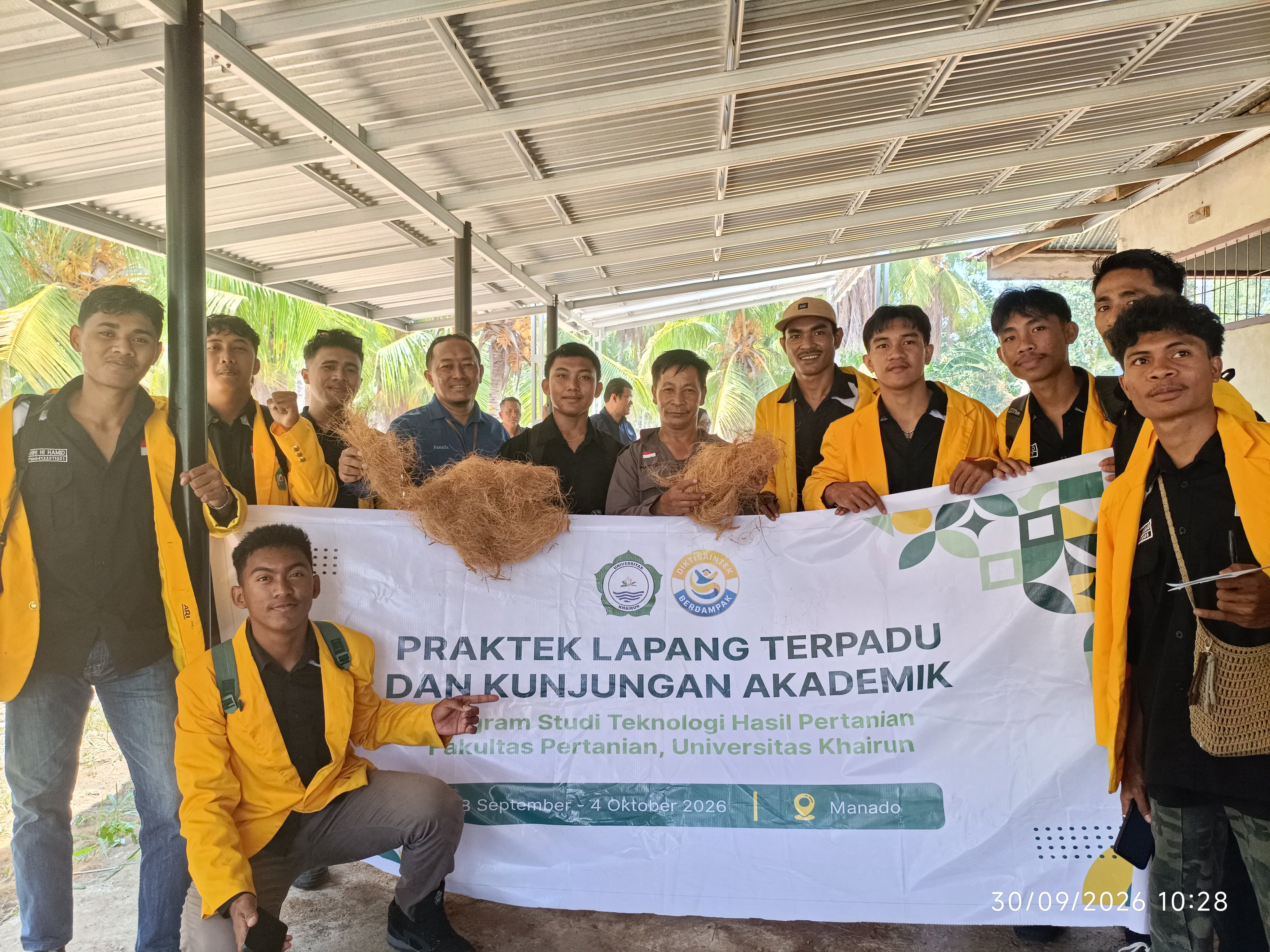 Melihat Lebih Dekat Pengolahan Pascapanen Kelapa, Mahasiswa THP Kunjungi BRMP Palma Manado